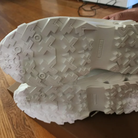 Brand new Arthur Burberry Archive White and Beige low top sneakers - Picture 3 of 8